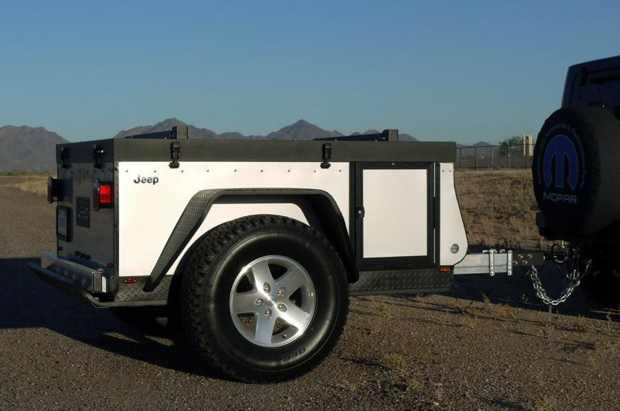  Jeep Extreme Trail Edition Camper 2011 года  (фото 14 из 36)